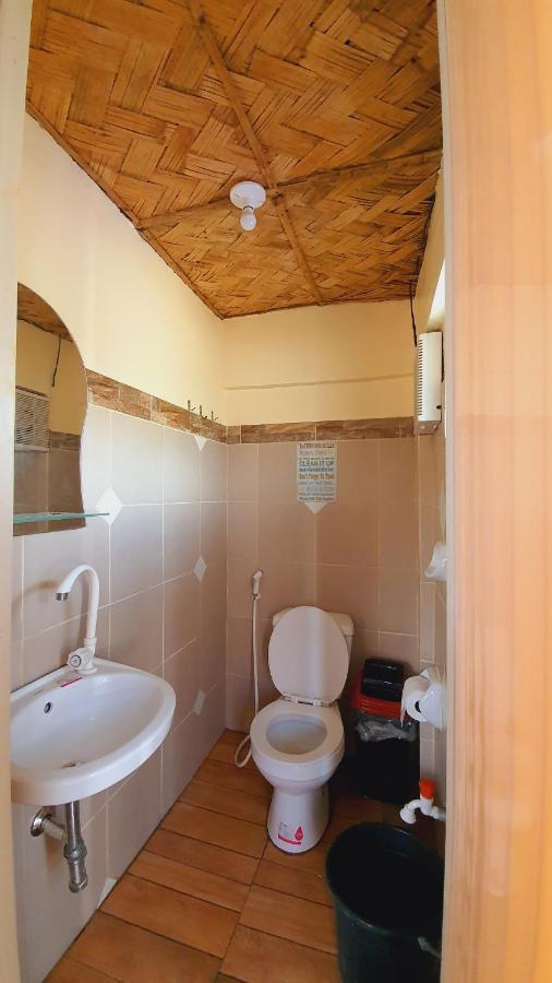 Calatagan'S Bahay Kubo - With Beach Access Exterior photo