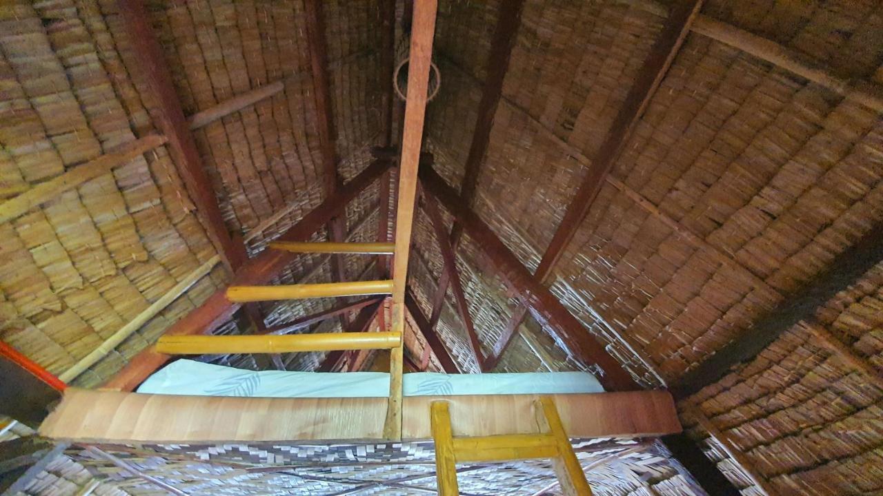 Calatagan'S Bahay Kubo - With Beach Access Exterior photo