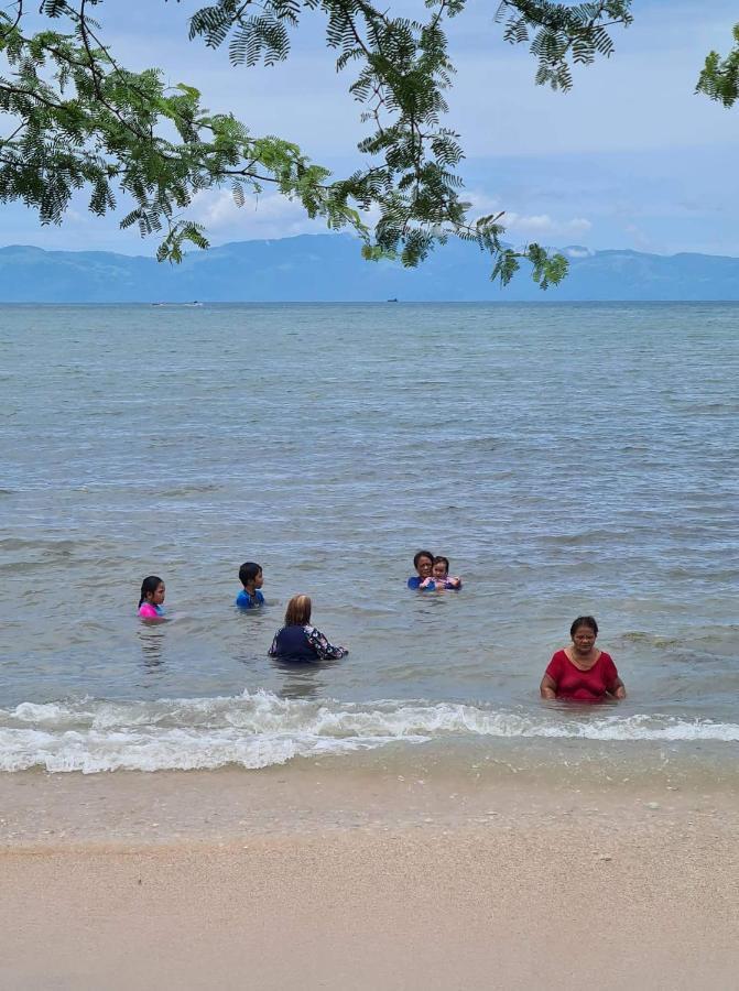 Calatagan'S Bahay Kubo - With Beach Access Exterior photo